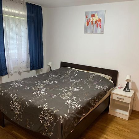 Apartment Dzeni SJJ Buitenkant foto