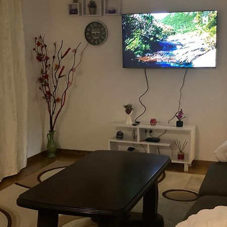 Apartment Dzeni SJJ Buitenkant foto