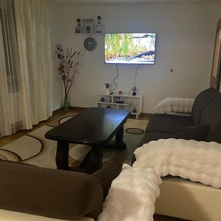 Apartment Dzeni SJJ Buitenkant foto