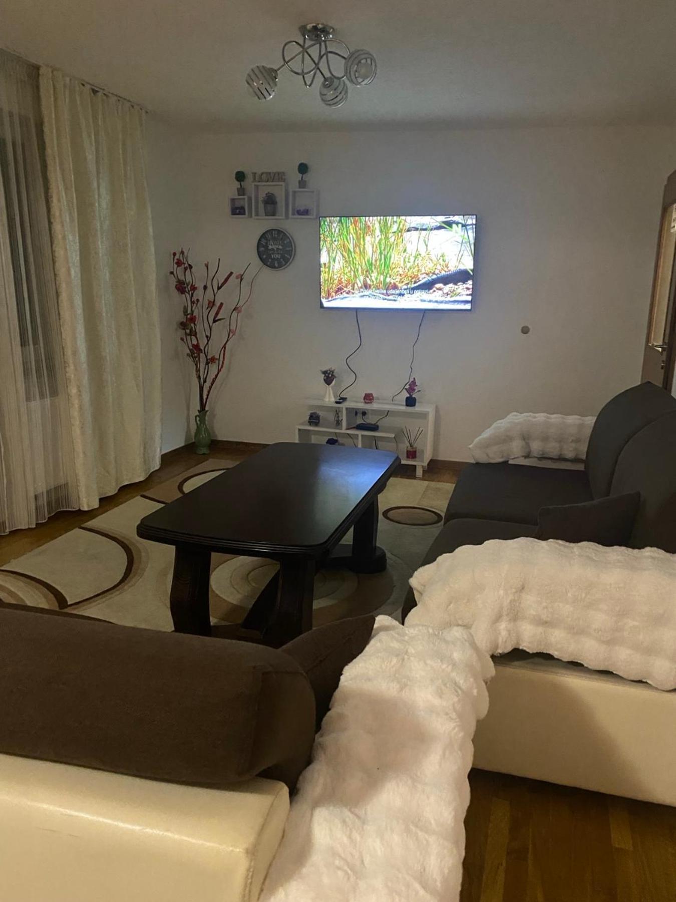 Apartment Dzeni SJJ Buitenkant foto